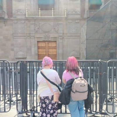 Armys-llegan-a-Palacio-Nacional-por-visita-de-BTS