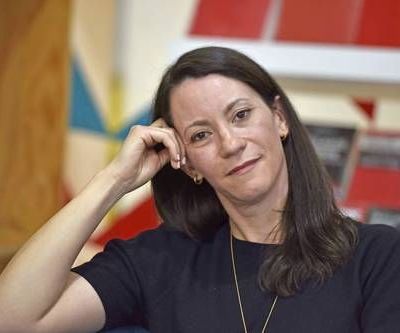 Mariana-Marsal-presenta-Pespuntes-novela-sobre-memoria-identidad-y-costura-1