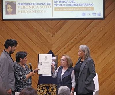 UNAM-entrega-titulo-postumo-a-Veronica-Soto-victima-de-feminicidio