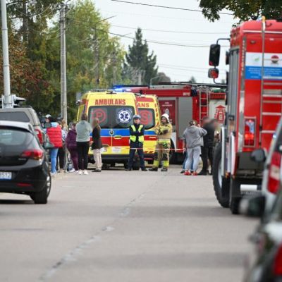 Adolescente-de-15-anos-mata-a-una-trabajadora-y-hiere-a-dos-personas-en-una-escuela-de-Polonia