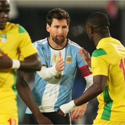 Tecnico-de-Benin-reclama-que-sus-jugadores-no-pudieron-tomarse-fotos-con-Messi